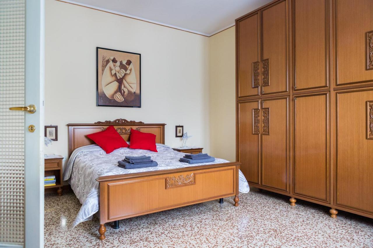 A Pochi Passi Dal Centro E Dall'Ospedale Di Parma Apartamento Exterior foto